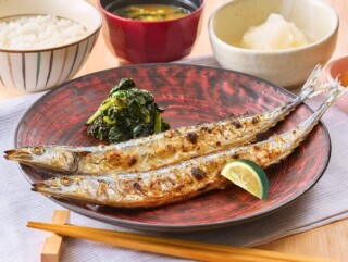 産地直送🐟生さんまの炭火焼き